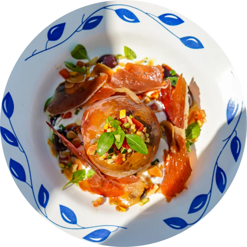 Pêches rôties, serrano croustillant